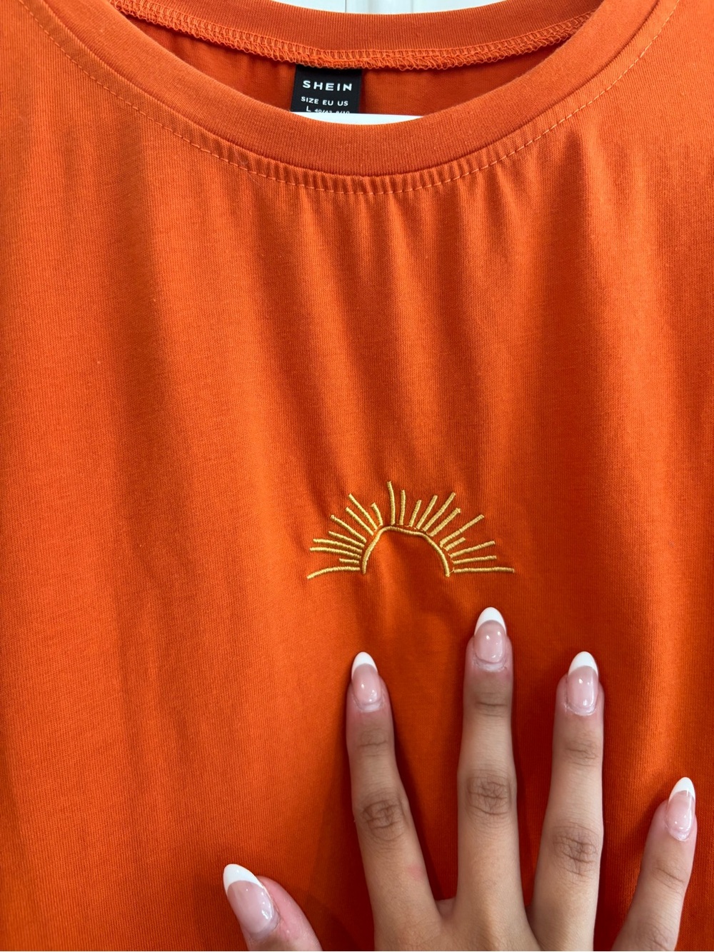 SHEIN Bright Orange Short Sleeve Tee with Sun Stitch - Picture 2 of 4